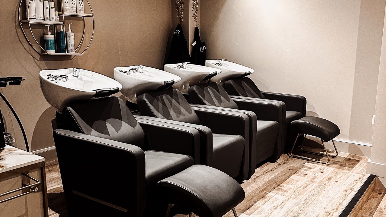 039e3073-557d-4ee5-9e9b-be480709c4c4-blossom-gb-wales-neath-newstreet-fresha-1353449