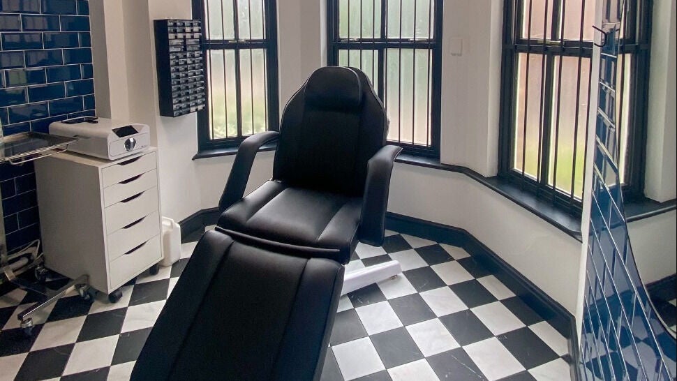 0c77b464-31cb-436f-81db-65dce4641452-arcadeeightpiercing-gb-england-newportpagnell-fresha-5226711