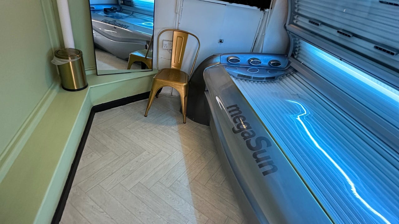 0c91cb3d-ae34-4884-953b-f56d35cc0a04-brownedofftanningsalon-gb-england-fleetwood-fresha-3788575