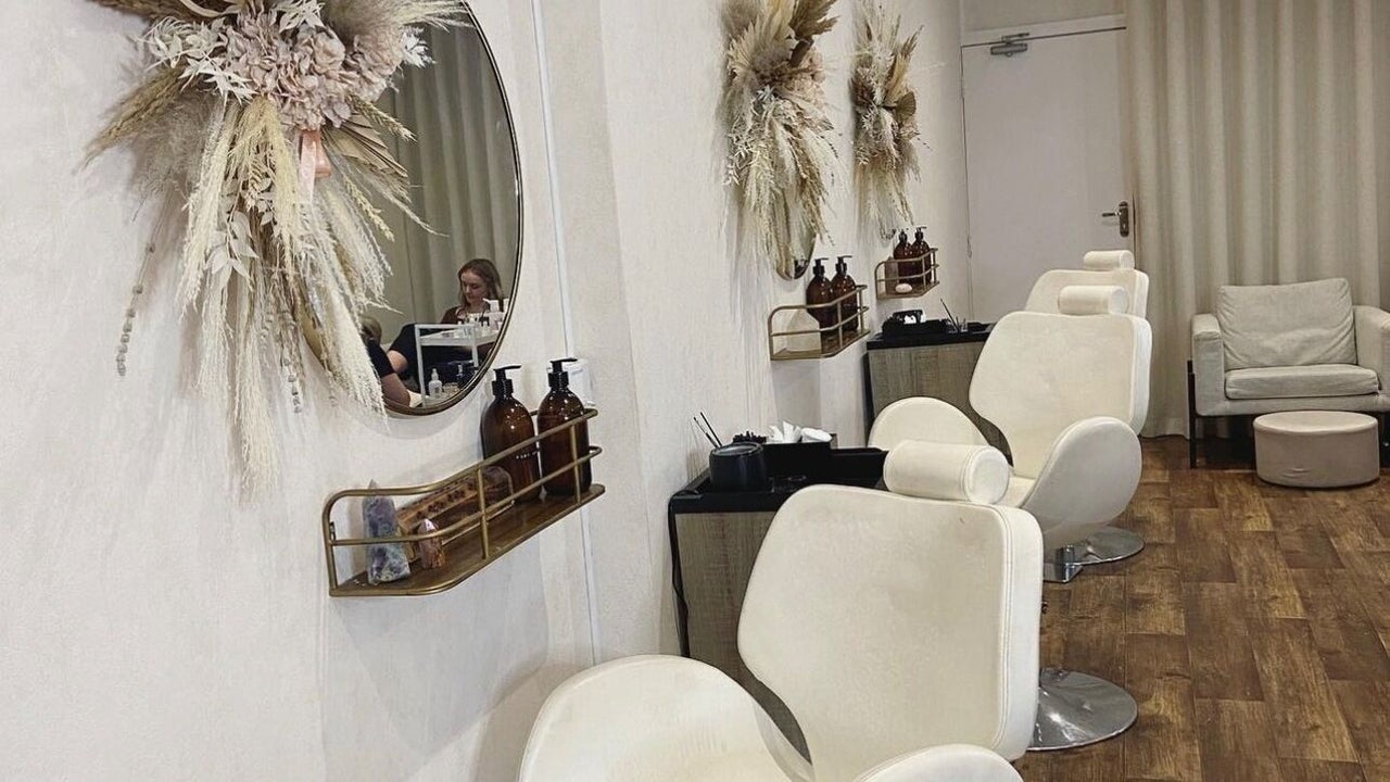 1120748e-8ca6-4cc5-a6da-c54ec16a75c9-glow-gb-england-stockport-fresha-9620339