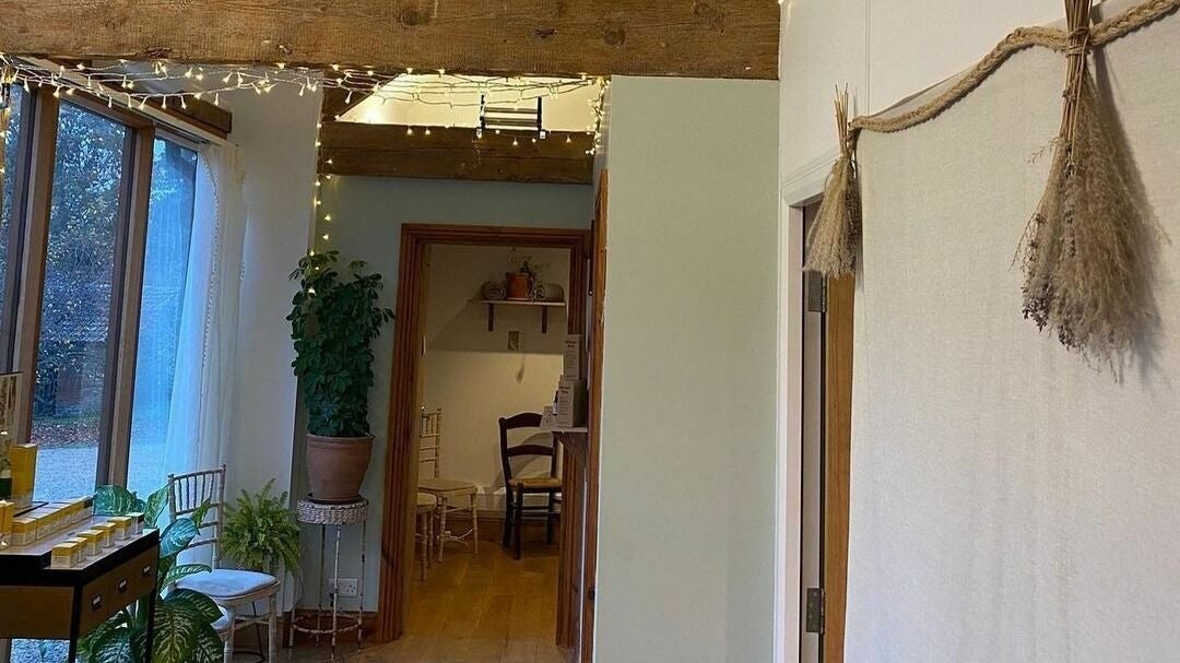 120df97c-c5a9-468b-98bc-8abd839e5702-thelazybarn-gb-england-sherborne-fresha-4873511