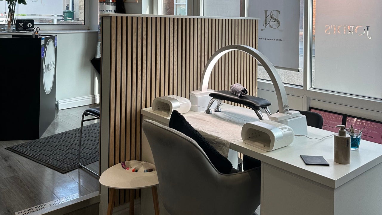 1568e28c-9a51-4785-8257-ca6bded20d99-jordishairandbeauty-gb-england-newhall-fresha-5093811
