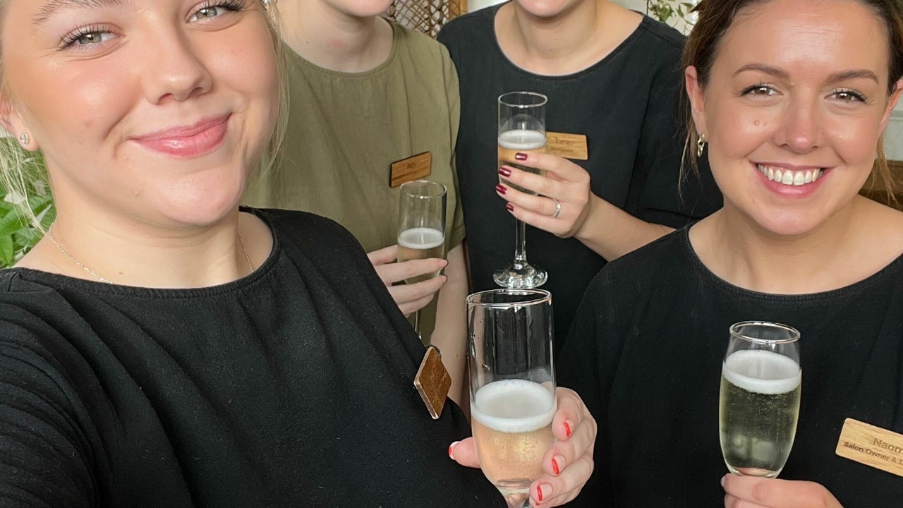 19ef9278-9584-487f-945e-5c7c4dde82a1-thelazybarn-gb-england-sherborne-fresha-5121045