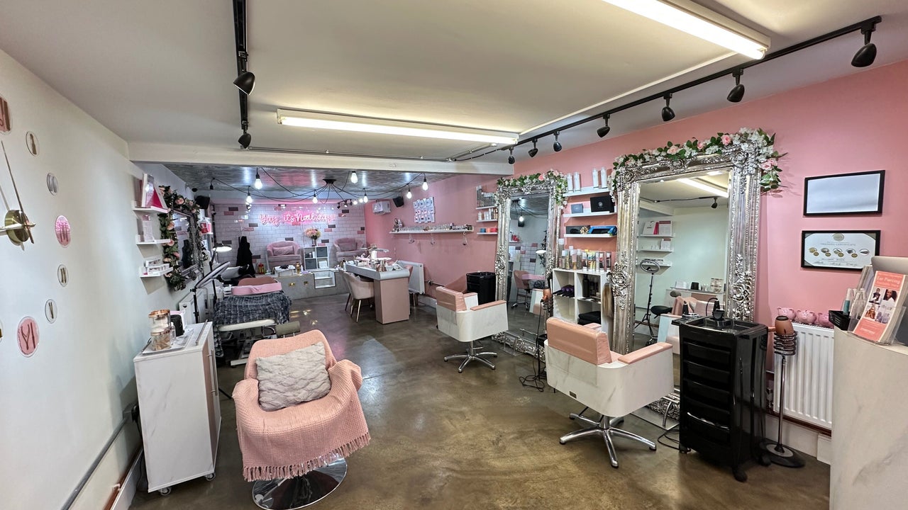 1ef3f698-abe9-4364-b9e3-889a5b69f540-worldsendhairbeauty-gb-england-burgesshill-fresha-4865833