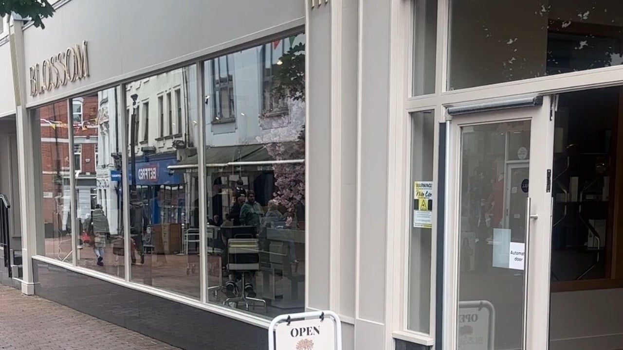 1ef9258b-80ab-46e8-98e7-d0d42b6b1626-blossom-gb-wales-neath-newstreet-fresha-1109774