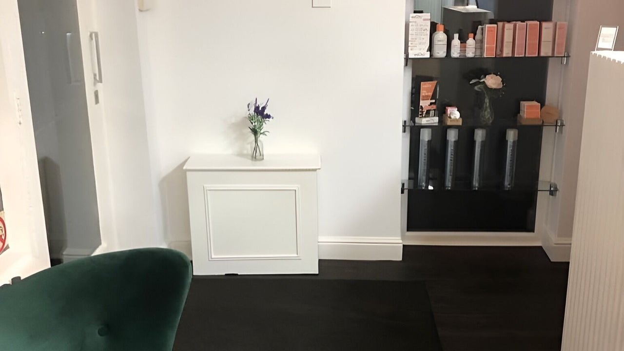 1f2853d0-23d3-4841-a58b-613e247882a8-thesalonholt-gb-wales-holt-fresha-9962792