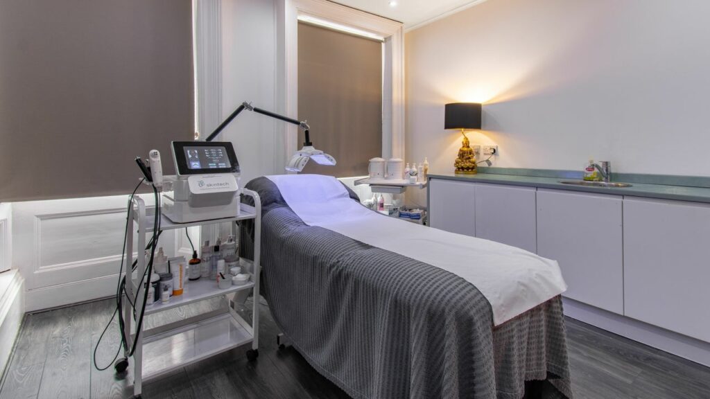 205dc7bc-653c-4037-b200-b589856f5259-7635083