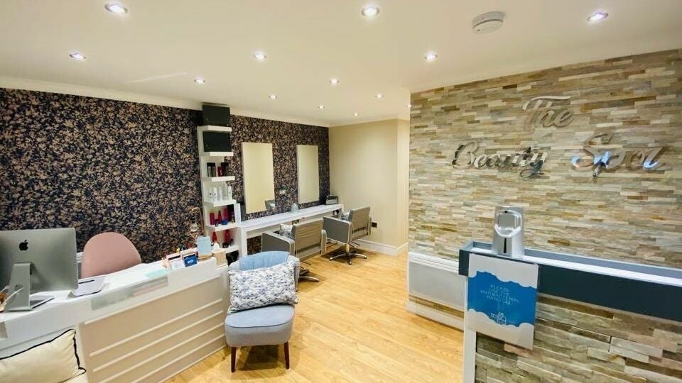 21a30c55-f839-49db-b5d3-8be3c69a233f-8746489