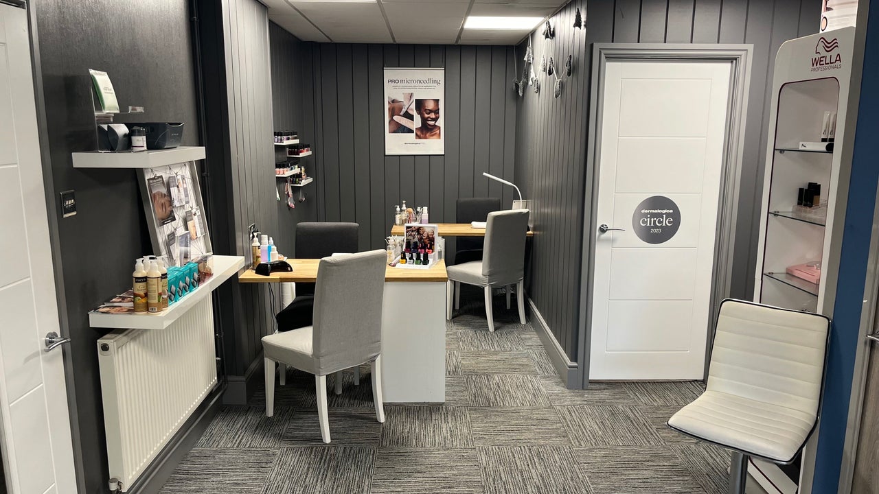 2bb5af83-fcab-41c3-8265-98d68f3c461e-pearceandchapmanhairandbeauty-gb-wales-beddau-fresha-3300045