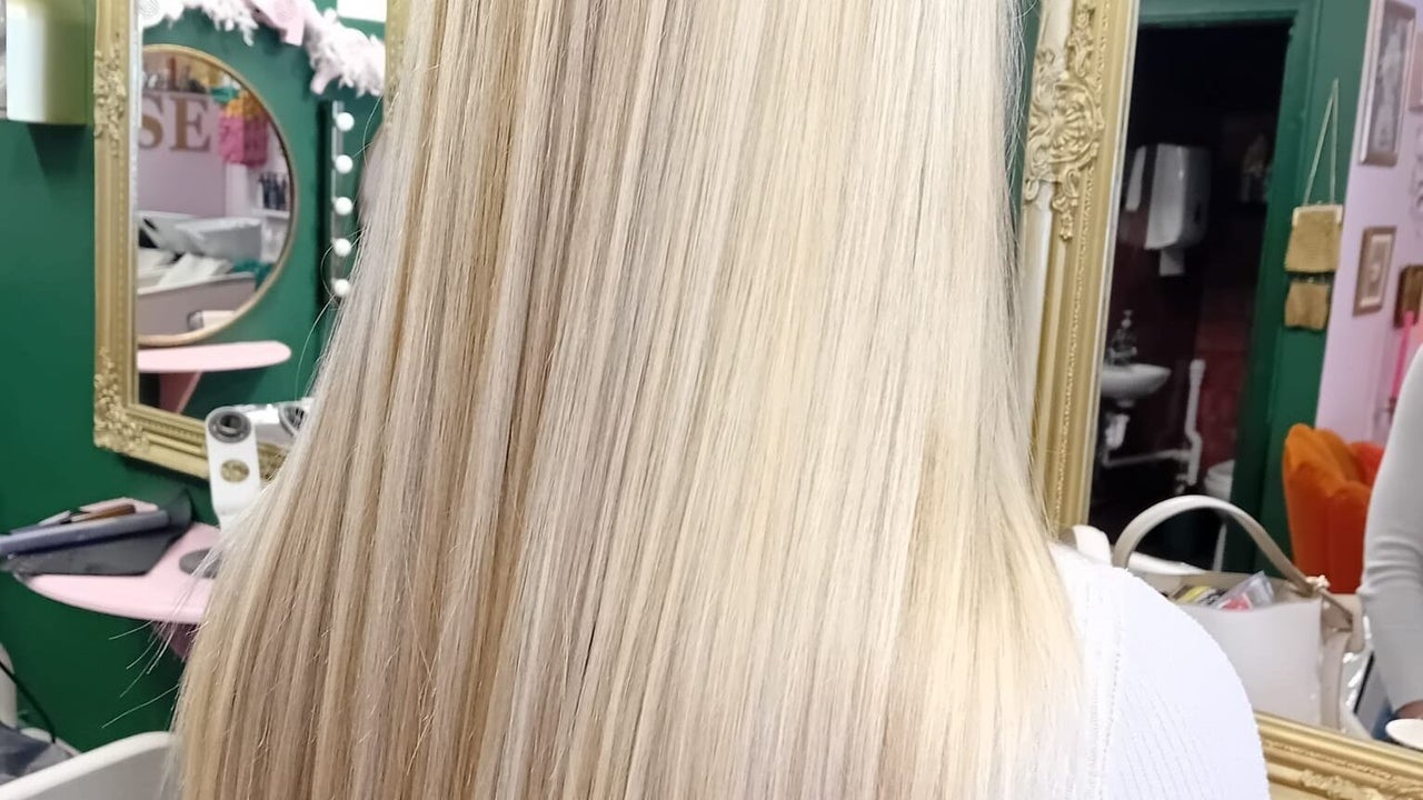 2eebaa0f-6eec-4c69-a264-570a7352396d-beardandblowhairdressingsalon-gb-england-romford-fresha-2228660