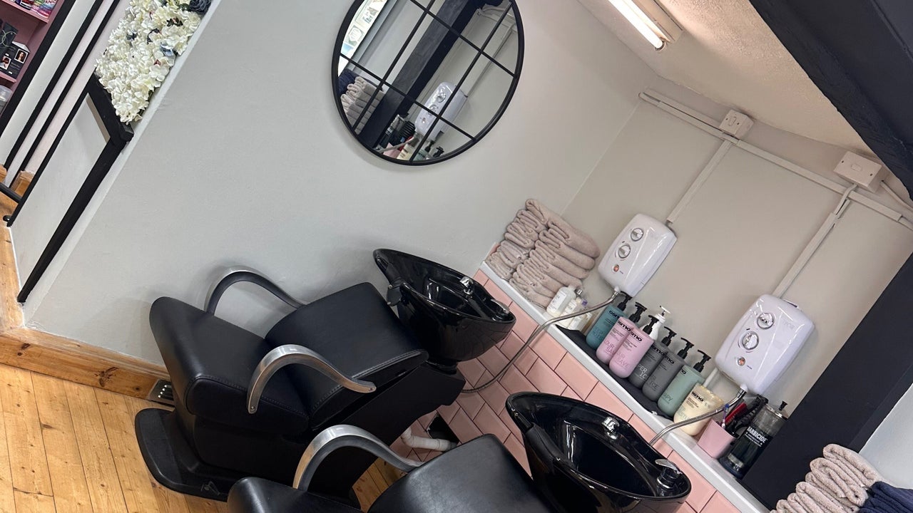 316621ad-d2d9-4a53-a525-f0e110a51e1a-sapphirebluhairandbeautylimited-gb-england-norwich-drayton-fresha-5824783