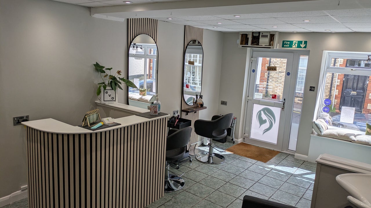 387810b6-ecd0-46f3-a95b-dbb471dbec8e-hairnecessities-gb-unitedkingdom-newtonabbot-kingsteignton-fresha-3188757