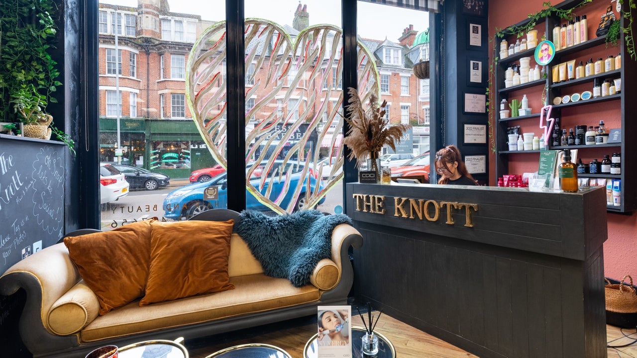 389f422c-21e5-4a45-85de-66d2339f4ef3-theknott-gb-england-folkestone-kent-fresha-1815792