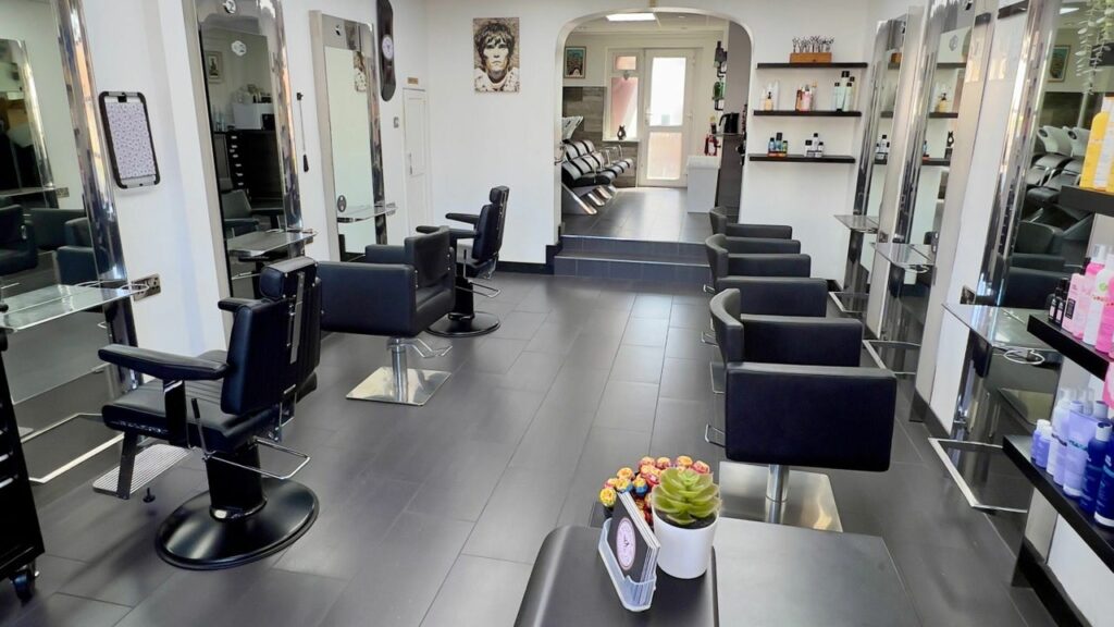 39f0740d-9137-4362-b054-b8d27e0dcad7-maverickhairstudio-gb-england-angmering-fresha-8912827