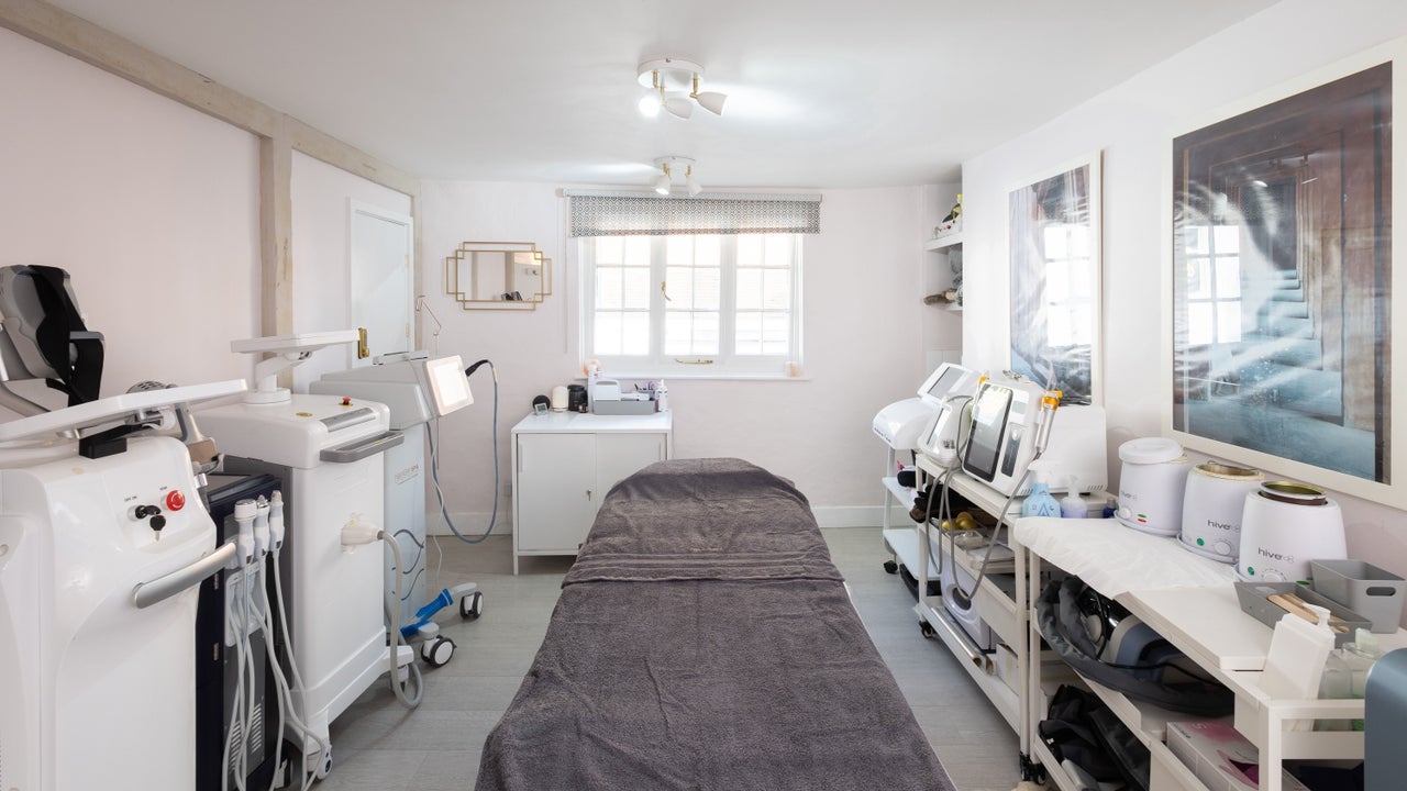 3b4f1ad6-eac6-4419-84c6-342a365b2348-barebeautyaestheticslaserhairremovalwellbeing-gb-england-saffronwalden-fresha-7150987