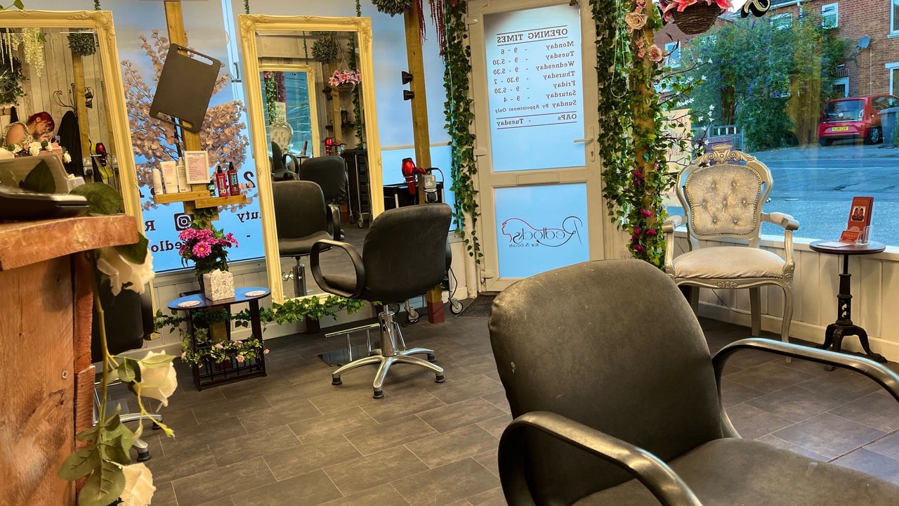 3ce2c1b4-6829-45a3-a5a7-66f5057550d3-redlockshair-gb-england-bournemouth-fresha-4318672