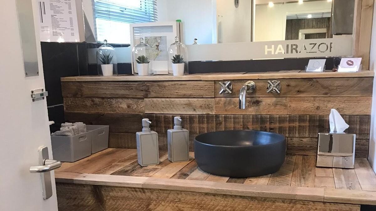 40d0d654-3e6b-4a45-b559-2384ab9ea1b1-hairazorshairdressingltd-gb-england-paignton-fresha-2393868