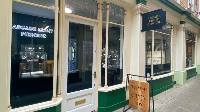 42e404c3-52d2-4d9e-948c-d77d1079d13a-arcadeeightpiercing-gb-england-newportpagnell-fresha-8135027