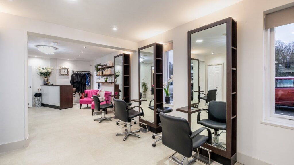 4a8286f3-c5d6-43f3-9b05-46b7369b467c-emava-gb-england-solihull-widneymanor-fresha-6299419