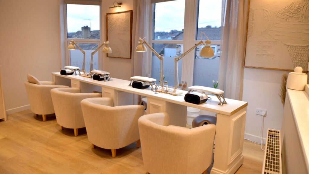 4ced45f5-ba35-4e38-8bc1-61e1461bb886-blush22hairandbeautylounge-gb-england-bradford-idle-fresha-5379656