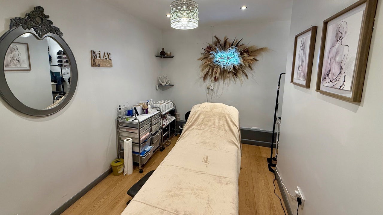 52204142-ef5d-4452-9a65-9850b2256c75-aphairbeauty-gb-england-hednesford-fresha-9582931