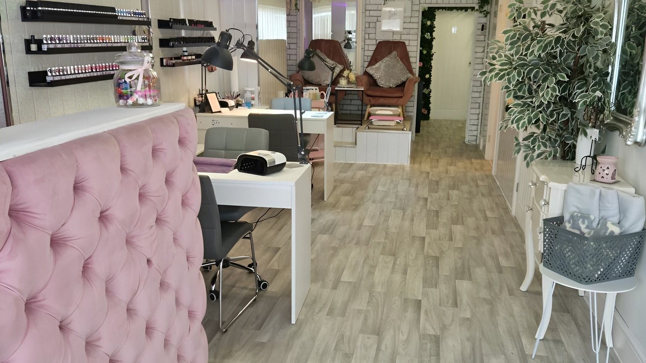 54aeba50-7b46-403f-a5b1-2f82a443c937-glamandglowhairandbeautysalon-gb-england-heathhayes-fresha-8621539