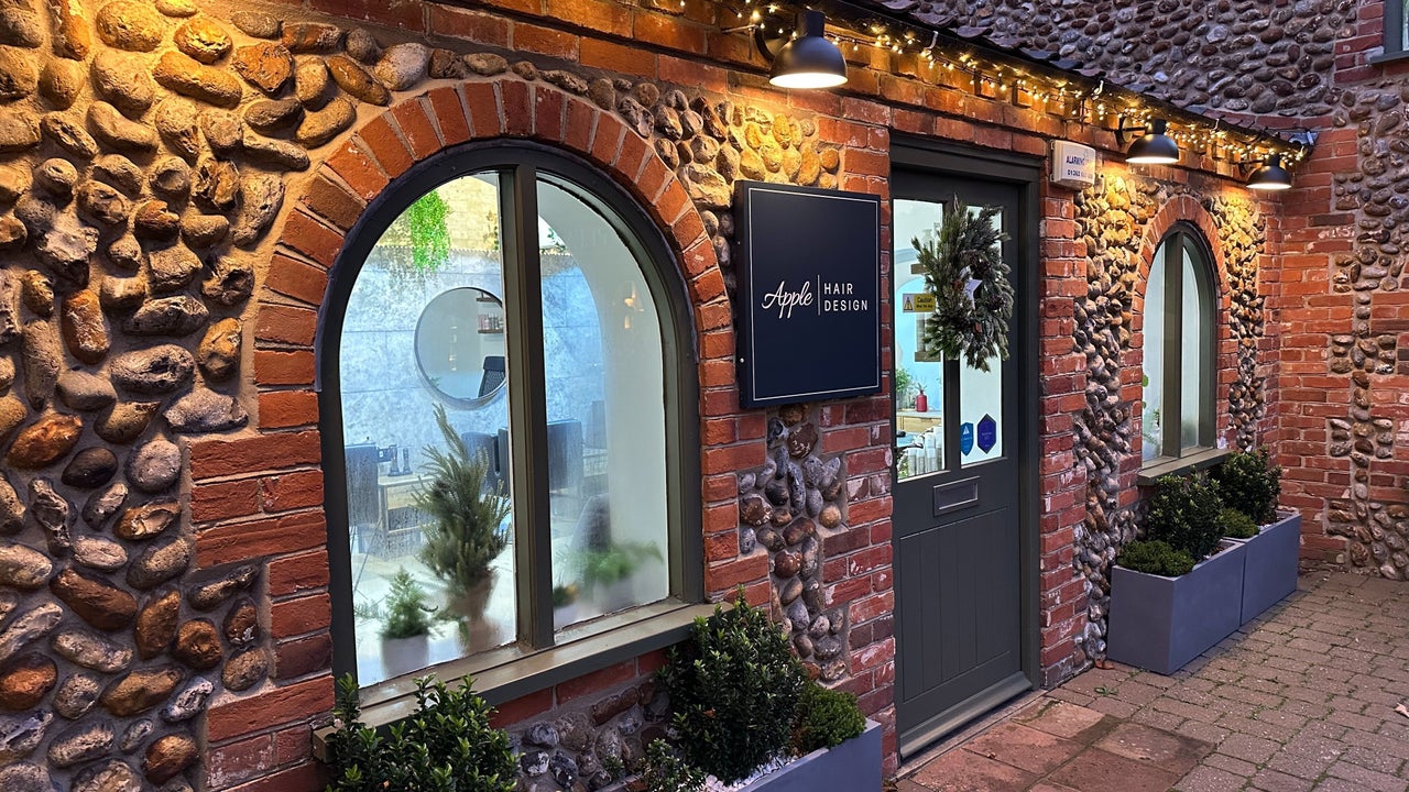 56f4705f-9be5-46e8-a25e-f060f837d703-applehairdesign-gb-england-holt-fresha-1963275