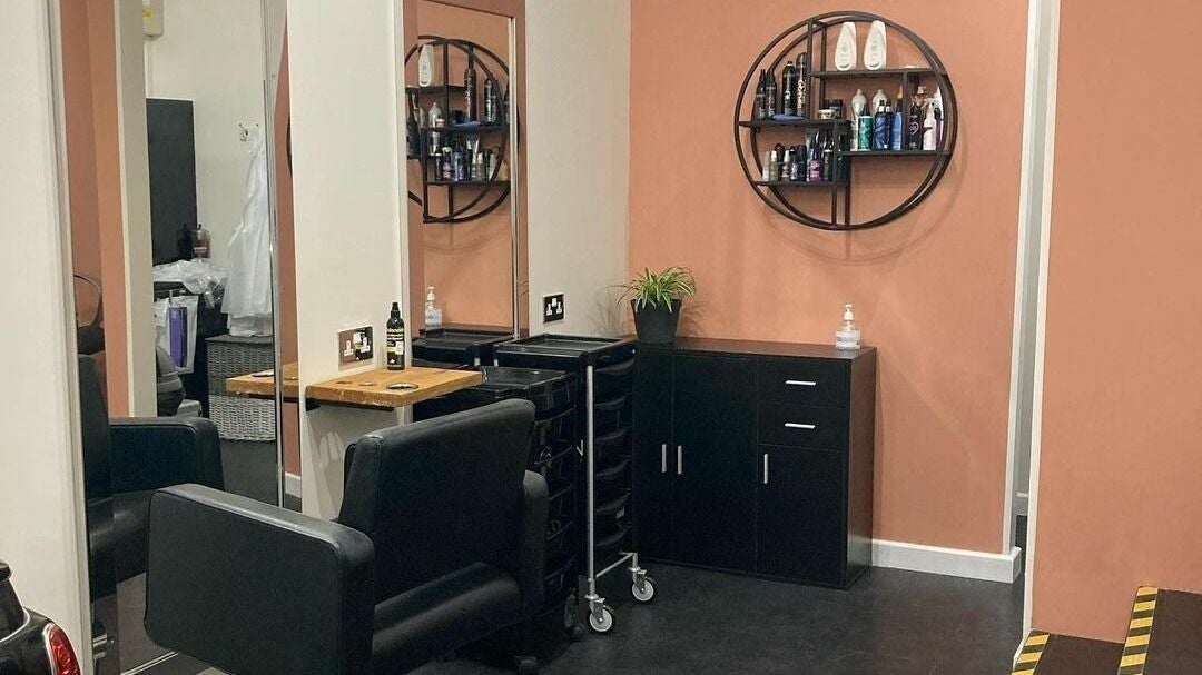 58021be6-b11c-485b-b311-e6fd7749e912-cutabovehairsalon-gb-england-saltash-fresha-9820653