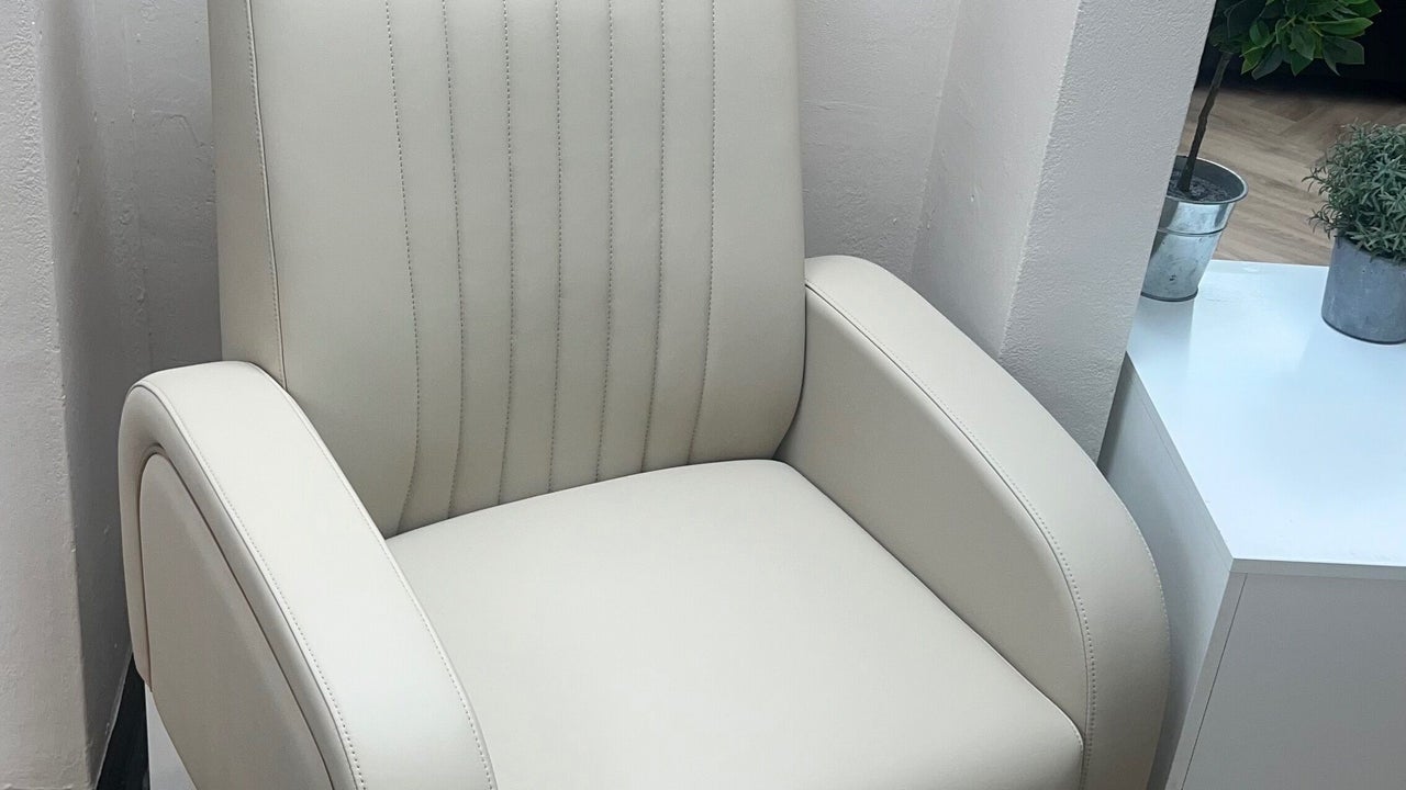 62395a30-03de-4655-97ed-b4a8bda3f043-auburnhairbeauty-gb-england-barnham-fresha-3064177