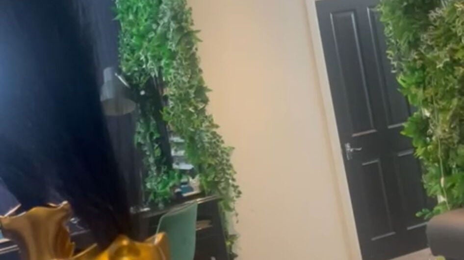 62f3310c-73d6-46d6-a48e-a939410c3370-beebeautifultwo-gb-england-huyton-fresha-2064185