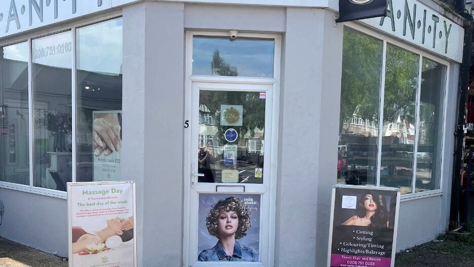 69400549-eac2-4d25-9335-93f22cc4d310-vanityhairandbeautysalon-gb-england-feltham-hounslow-fresha-9395423