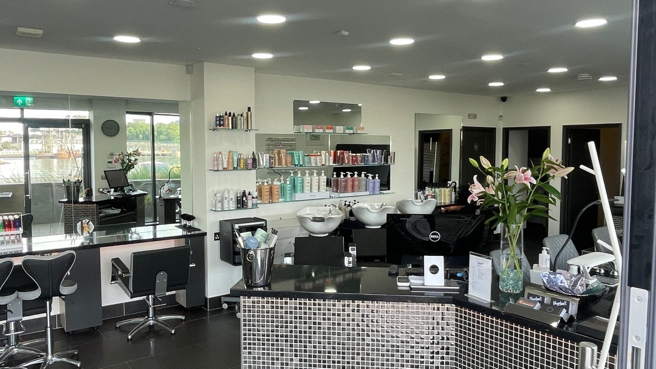 6bf28628-4095-4224-bd10-1f10e1bbb260-vaughanshairandbeauty-gb-england-plymouth-fresha-6163185