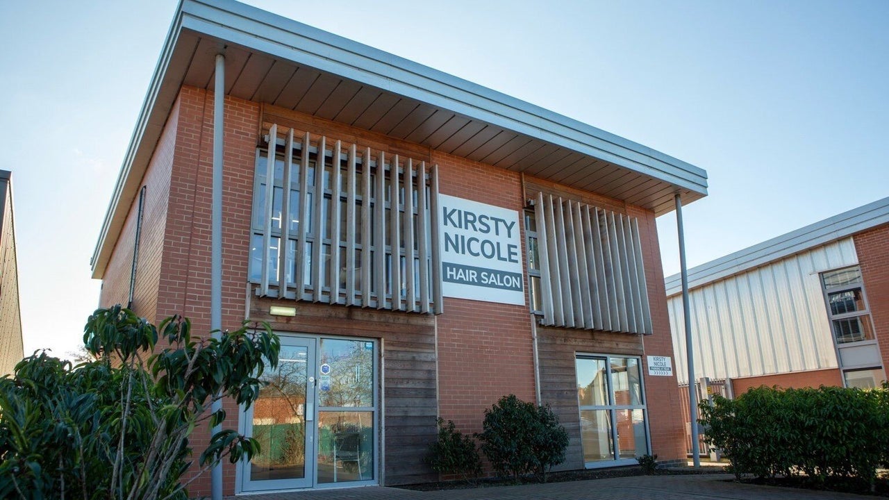 6d319d52-4aa9-443c-a285-792d774e0a4d-kirstynicolehairsalonglenfield-gb-england-glenfield-fresha-2102238