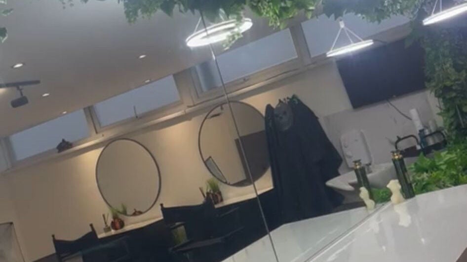 6e8cfdf0-5873-4dc0-8f62-e8470641596f-beebeautifultwo-gb-england-huyton-fresha-8723464