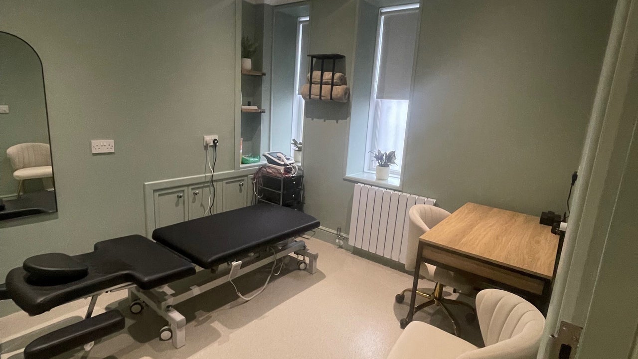 6ec3396b-79bc-45c2-8936-e2d98e13790c-spphysiotherapy-gb-scotland-paisley-fresha-6577599