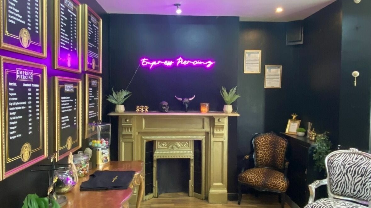 74965933-0c2c-4d66-a07e-e0727c64c153-empresspiercingbridgend-gb-wales-bridgend-fresha-9086784