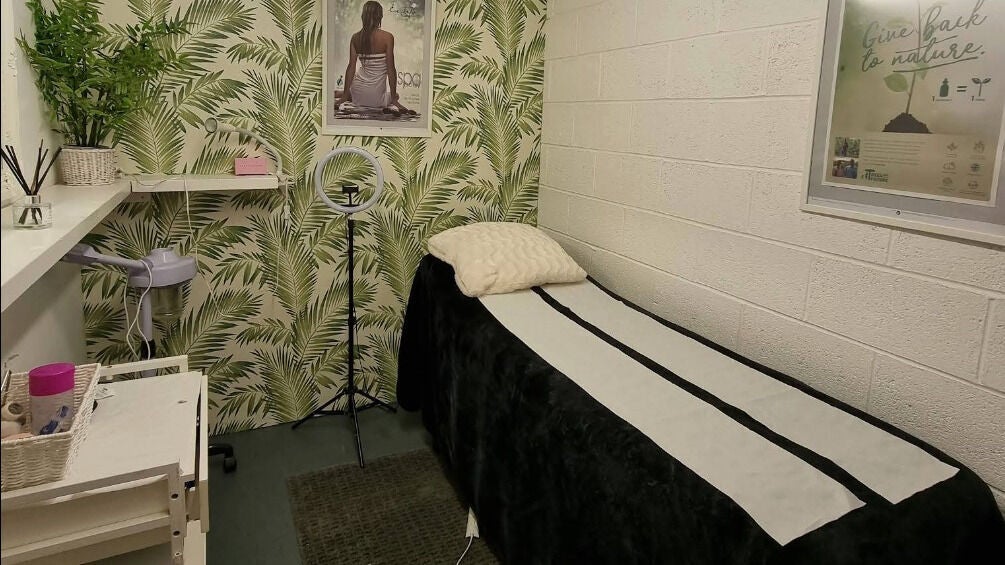 75fe234e-1707-43fa-982c-821d7bbc0e4b-dovelylimitedbookatdovelybeauty-gb-england-beeston-fresha-6371671