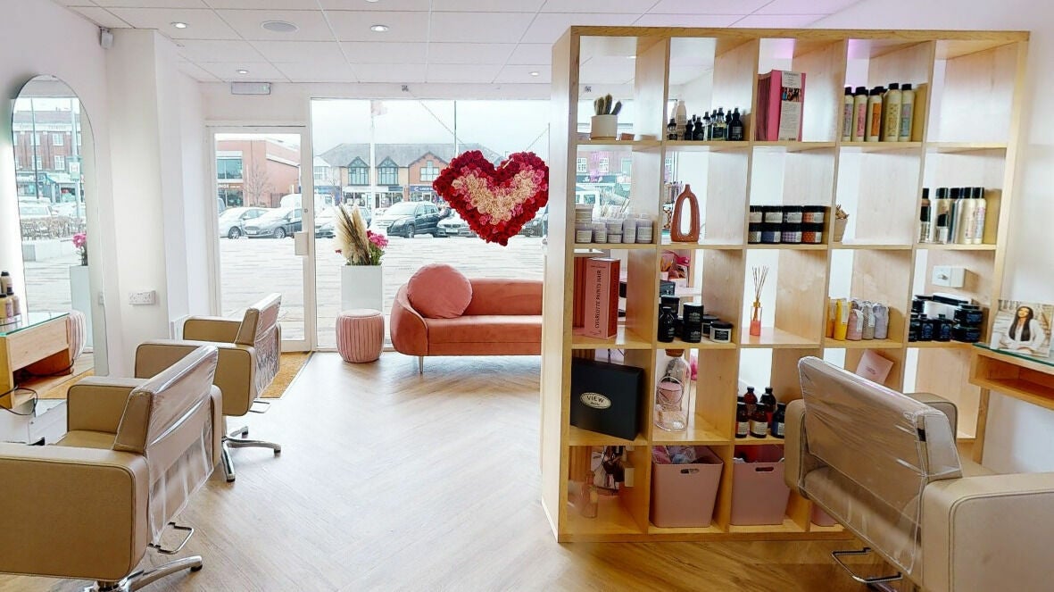 7e32fbd5-3525-453d-9007-7439c33882ce-charlottepaintshairstudio-gb-england-shirley-fresha-8189299