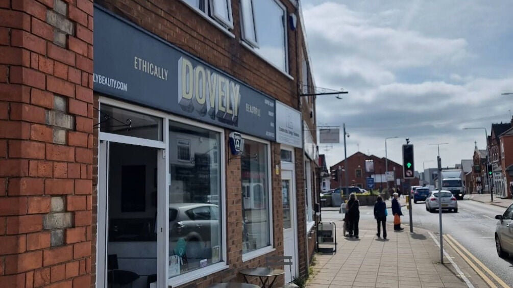 7eaae8e5-b19f-43ee-9533-25f6183aa499-dovelylimitedbookatdovelybeauty-gb-england-beeston-fresha-5911236