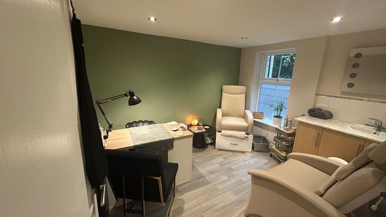 7f1d64df-2d54-4f79-a0cc-4d993e096e44-thesalonattwentyfour-gb-england-woodfordhalse-fresha-7078260