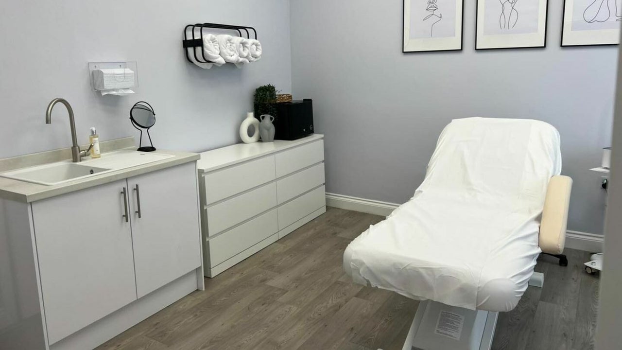 7f493a8e-a834-4e9b-b4d9-7cd922bd138b-skinclinic-im-douglas-douglas-fresha-6341950