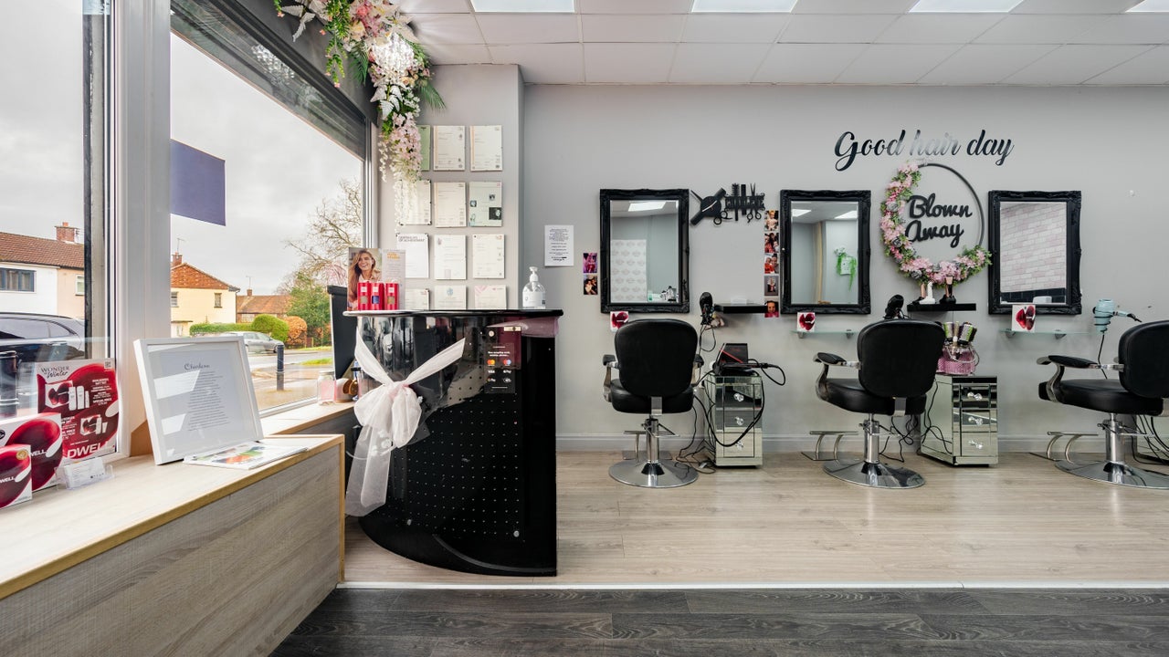 828f0d23-5991-4e92-91e7-d9d2375e780b-blownaway-gb-england-wythenshawe-baguley-fresha-4391845