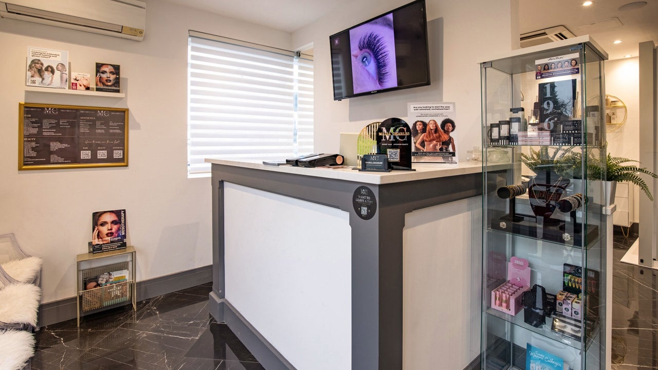 8866efd6-250f-405d-a8b2-1bbff7cc3908-mariacharleshair-gb-england-crawley-threebridges-fresha-7039691