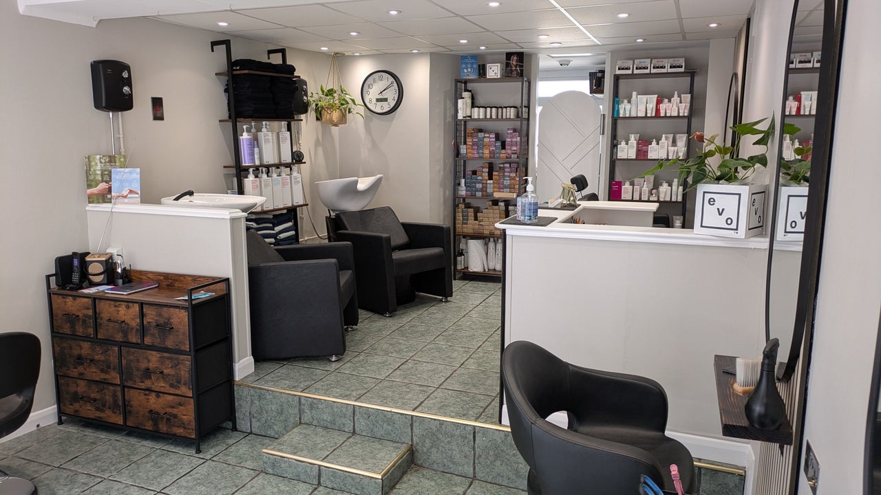 894fc865-2d69-4c54-8fad-7539d043e8cf-hairnecessities-gb-unitedkingdom-newtonabbot-kingsteignton-fresha-2462024