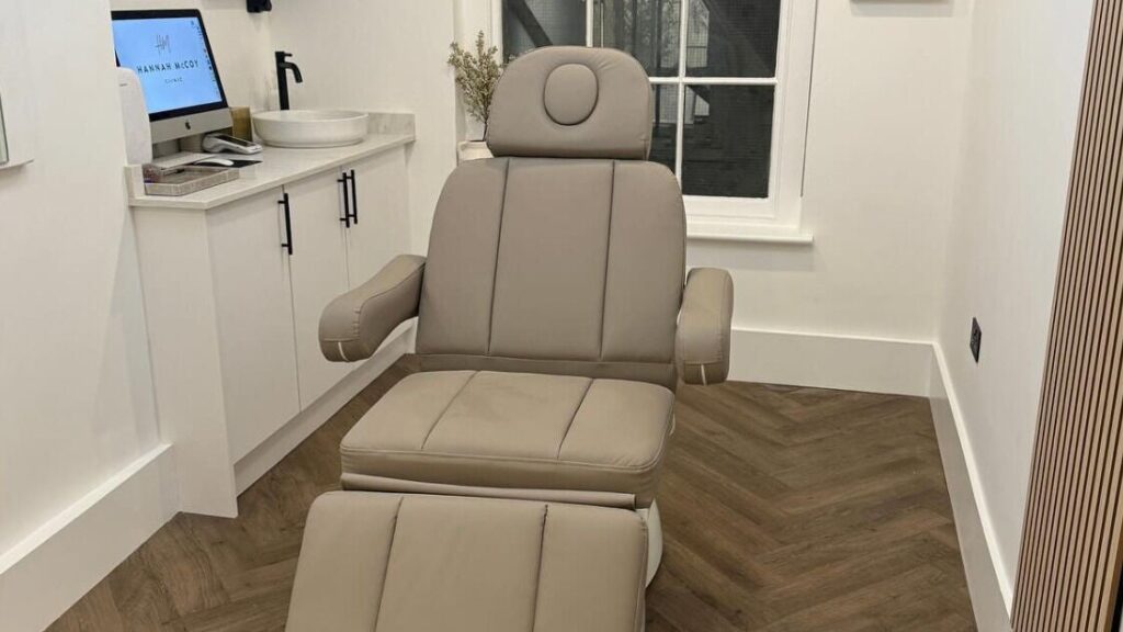 89591b30-1f04-435f-8b4d-39f0a47eab5c-hannahmccoyclinic-gb-england-liverpool-aintree-fresha-6809757