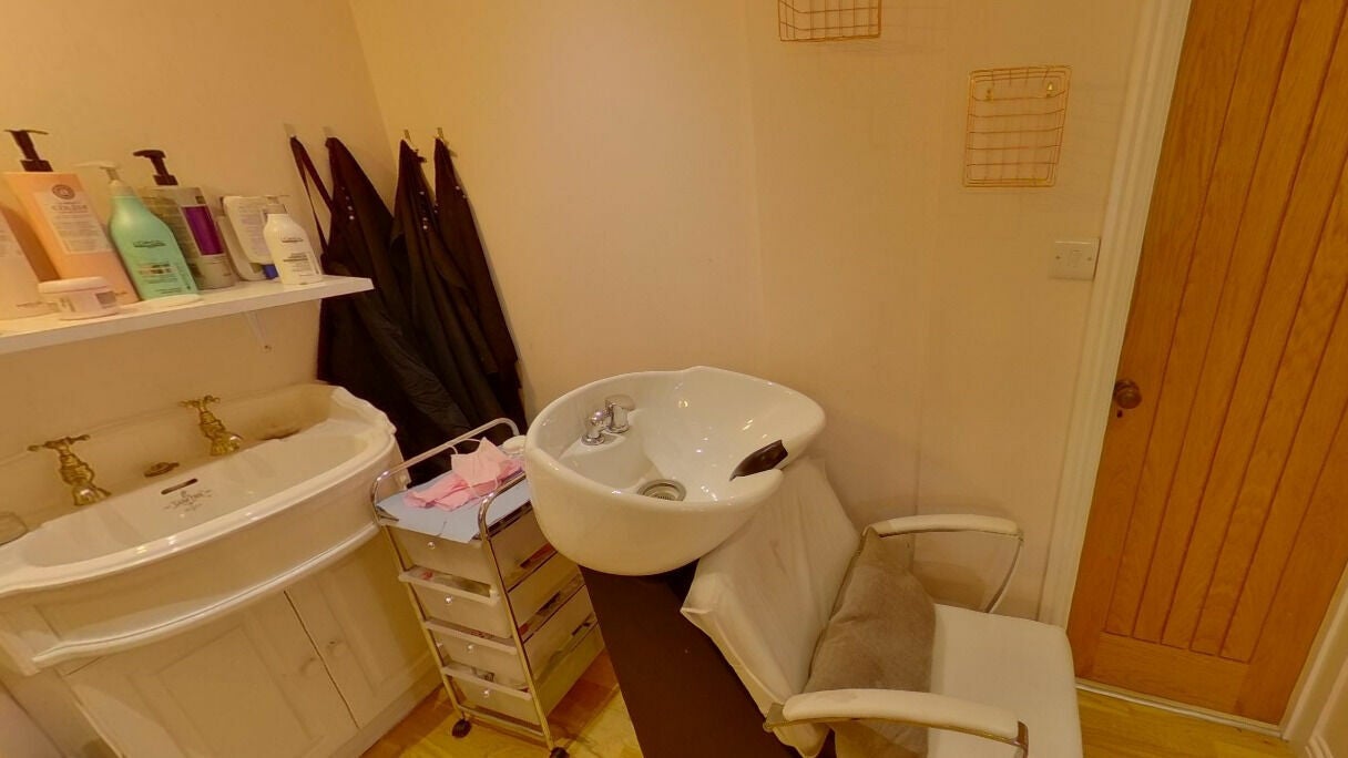 8de9cbaf-6010-408b-b7a0-879a5a18e85c-changingfacesstudio-gb-england-exeter-fresha-3233817