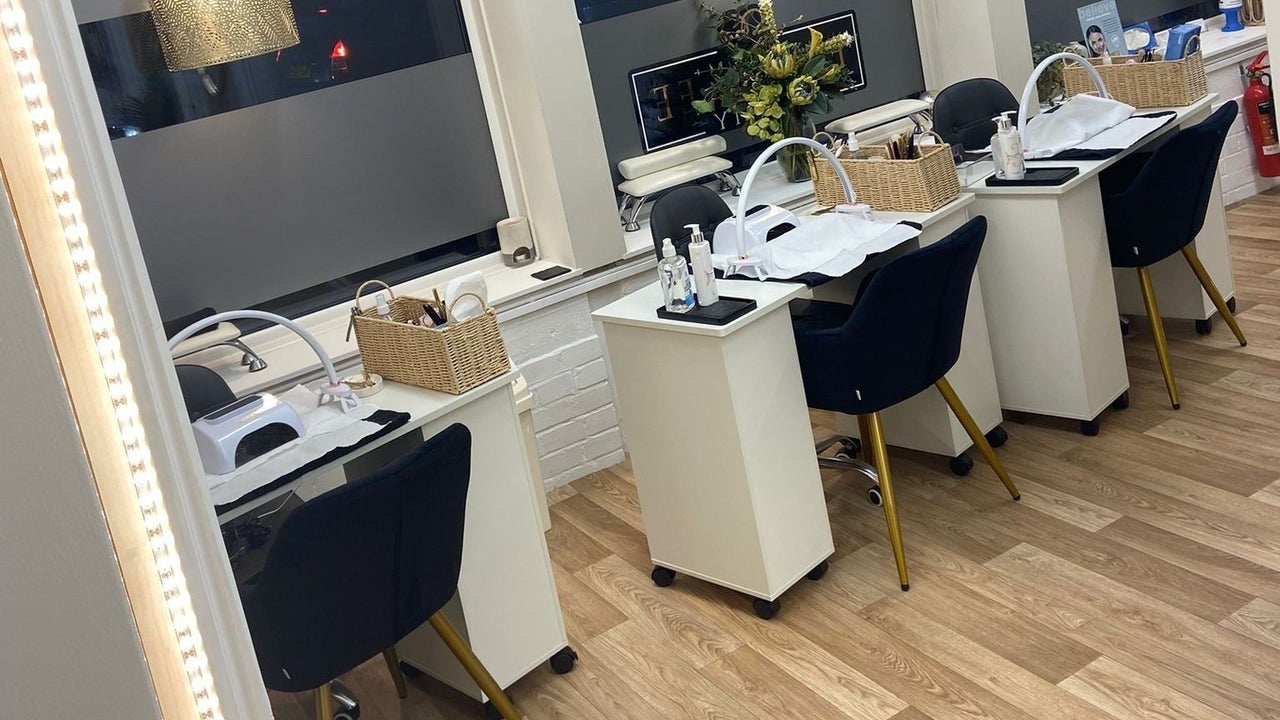 9062684a-c670-40c2-8eaa-0b3cfeaad93d-elmtreebeauty-gb-england-westfield-fresha-9475672