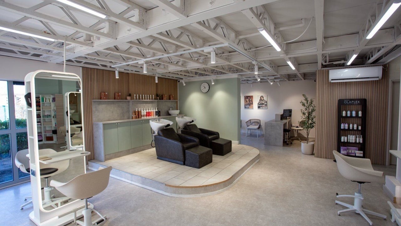 95b8399f-b6b2-4c89-8601-e4dd5120c9e8-kirstynicolehairsalonglenfield-gb-england-glenfield-fresha-1399537