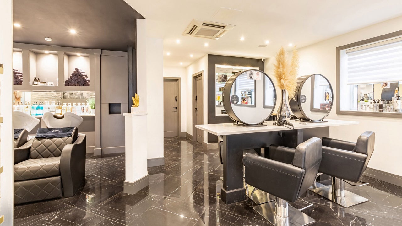 9ff545fe-4d5d-4000-8c7d-212aed1614fd-mariacharleshair-gb-england-crawley-threebridges-fresha-4353155