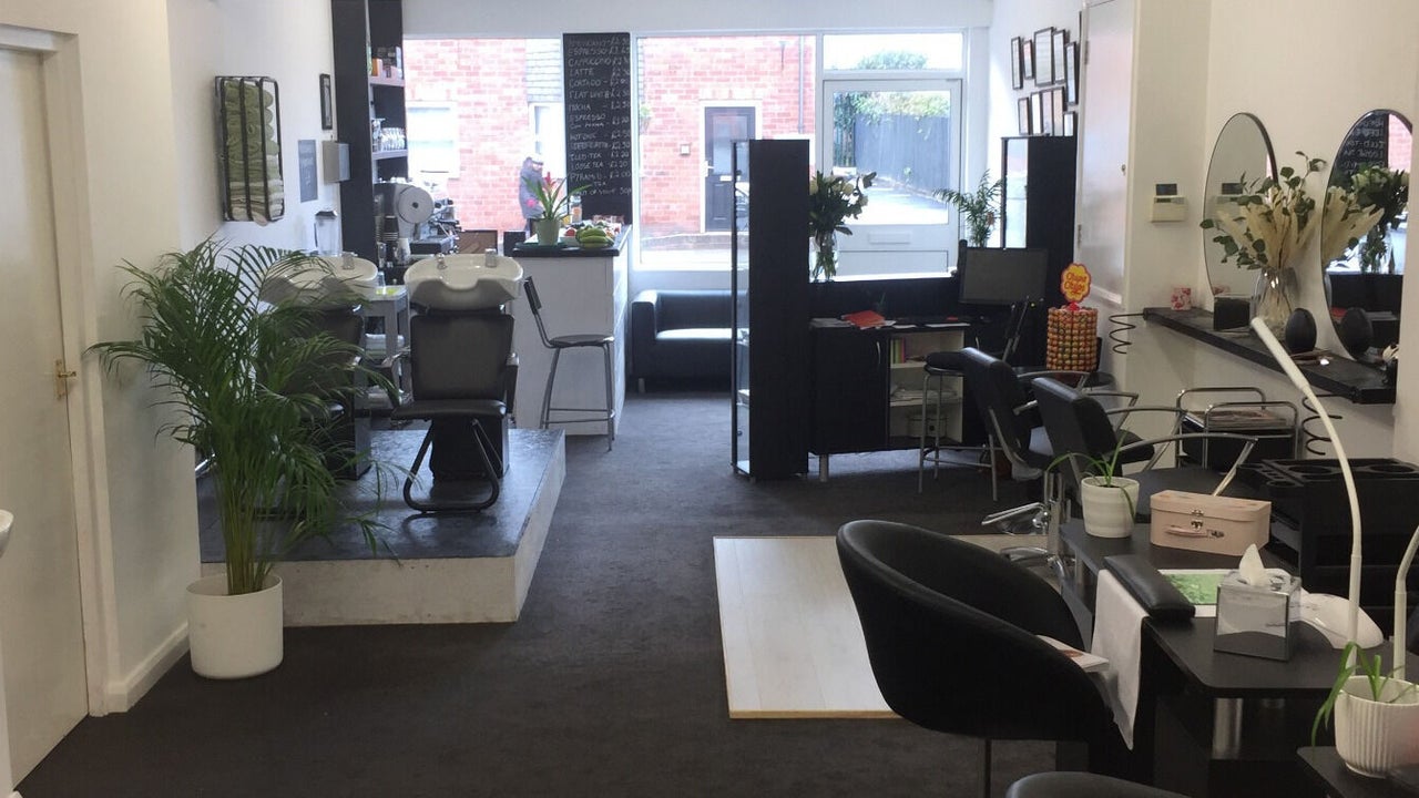 a23bffa2-e36e-477d-b236-e89540a7c6ee-dovelylimitedbookatdovelybeauty-gb-england-beeston-fresha-9402618